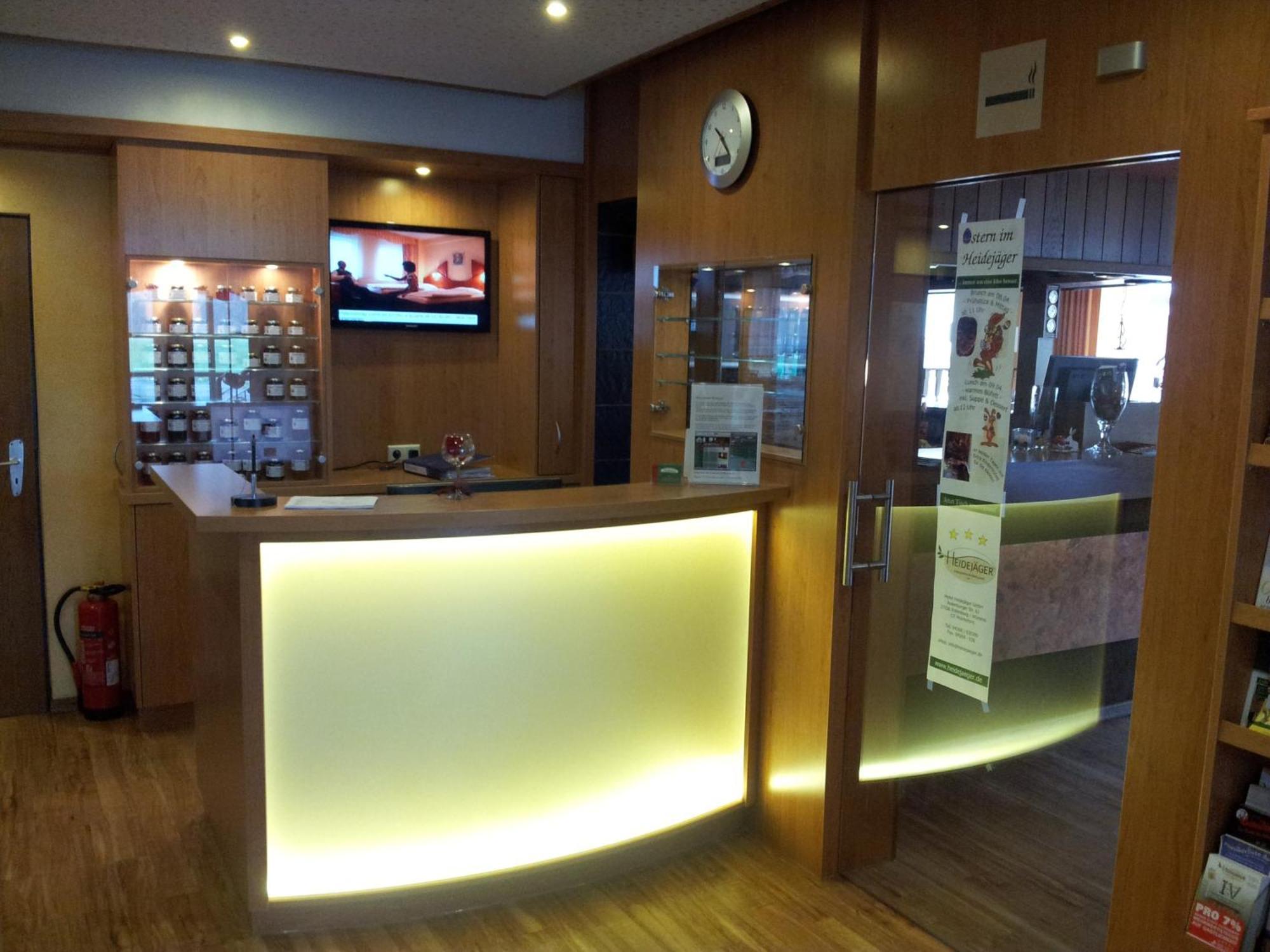 Kraeuterhotel & Restaurant Heidejaeger Mulmshorn ภายนอก รูปภาพ
