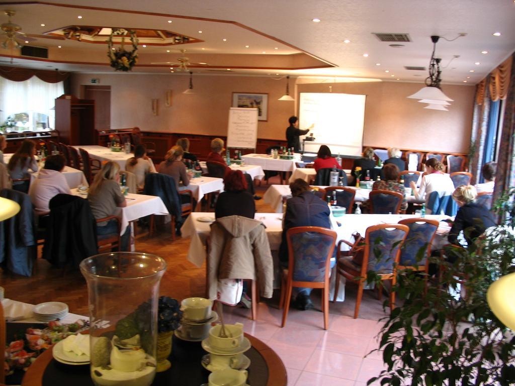 Kraeuterhotel & Restaurant Heidejaeger Mulmshorn ภายนอก รูปภาพ