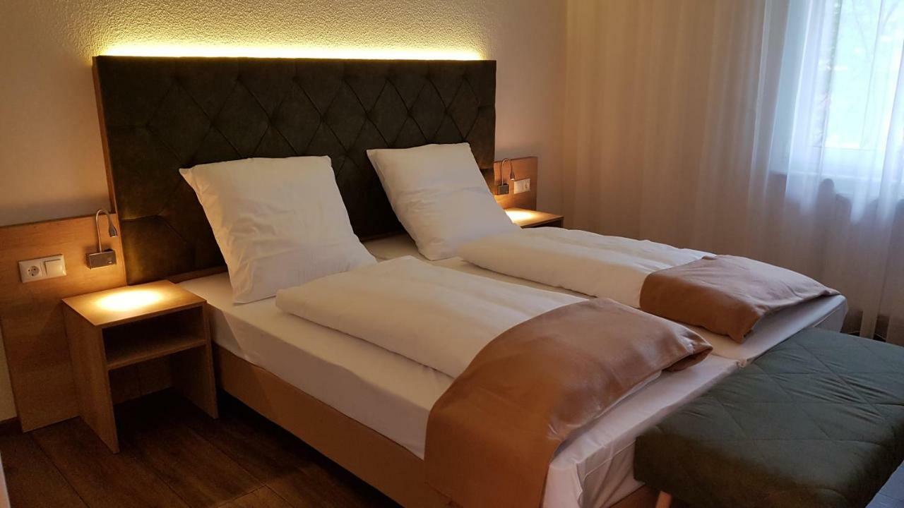 Kraeuterhotel & Restaurant Heidejaeger Mulmshorn ภายนอก รูปภาพ