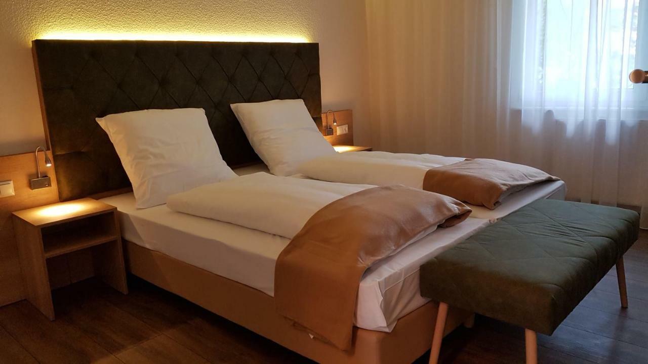 Kraeuterhotel & Restaurant Heidejaeger Mulmshorn ภายนอก รูปภาพ