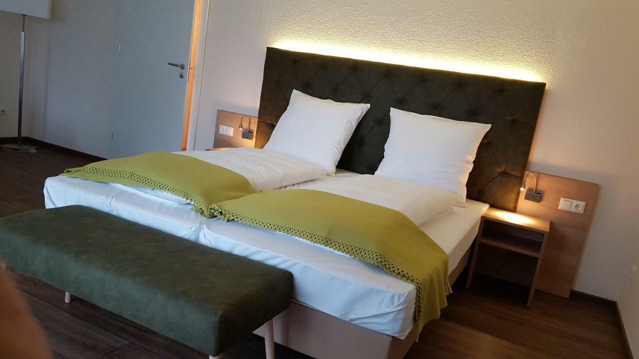 Kraeuterhotel & Restaurant Heidejaeger Mulmshorn ภายนอก รูปภาพ