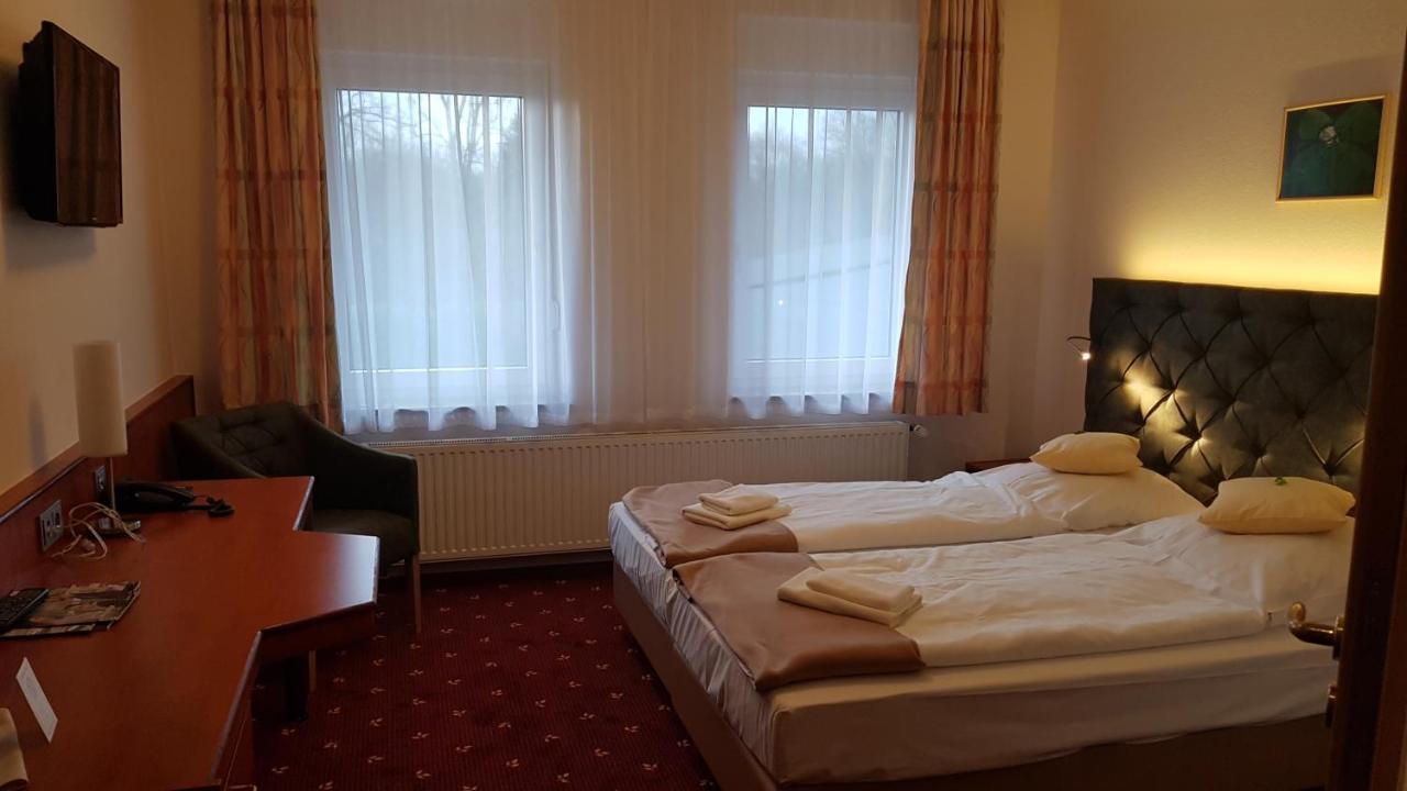 Kraeuterhotel & Restaurant Heidejaeger Mulmshorn ภายนอก รูปภาพ